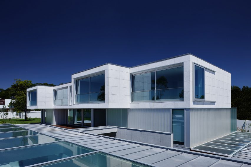 S. Félix da Marinha House by Ventura Office Associates