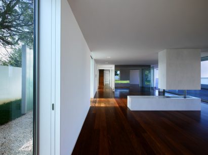 S. Félix da Marinha House by Ventura Office Associates