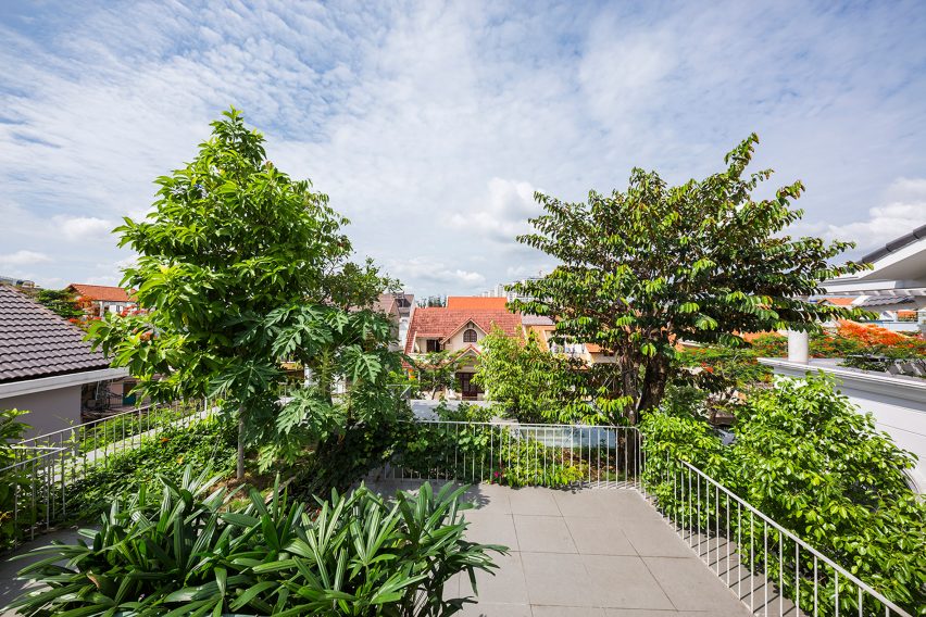 Stacked planters house by Vo Trong Nghia architects.