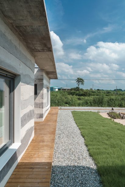 Stratum House by stpmj Architecture