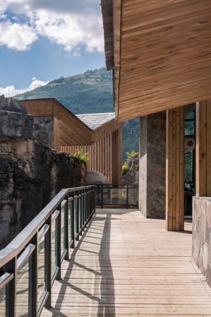 Tourist Center of Anlong Limestone Resort by 3andwich Design and He Wei Studio