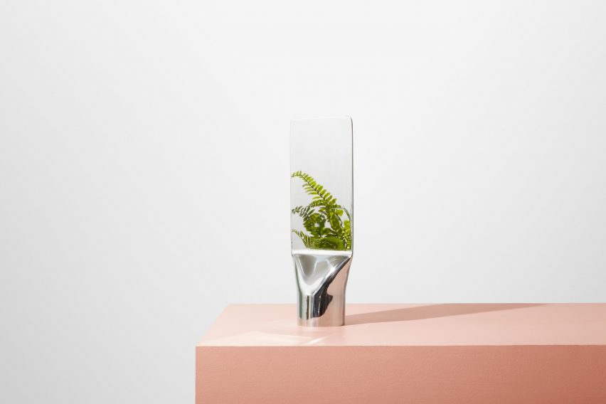 Umbra shift mirror by Philippe Malouin