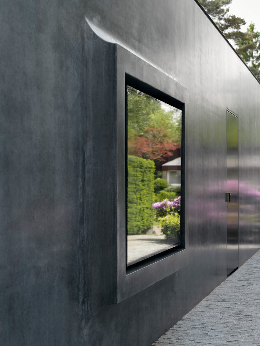Villa X by Barcode Architects