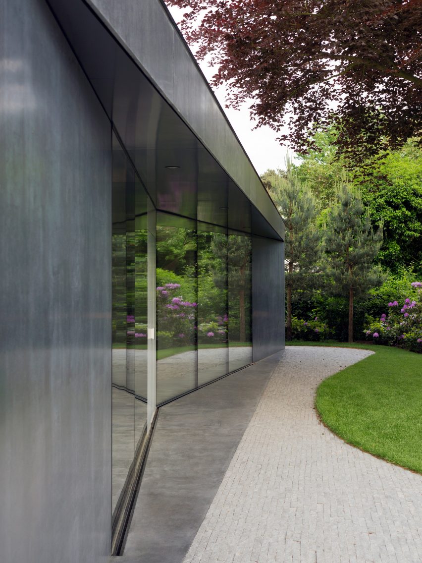 Villa X by Barcode Architects