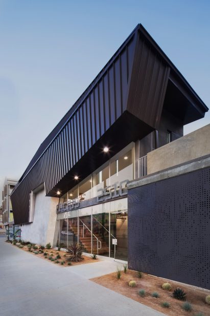 2510 Temple by Tighe Architecture