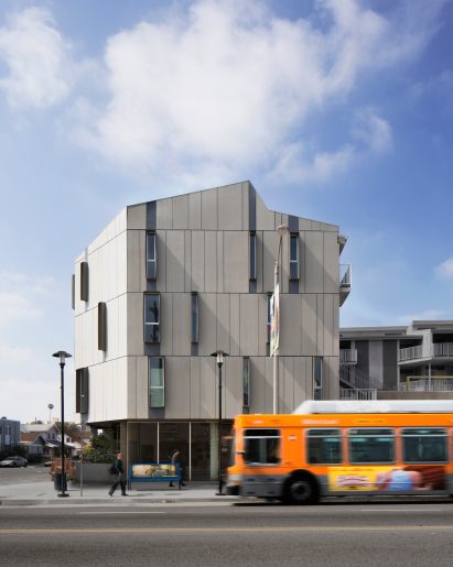 2510 Temple by Tighe Architecture