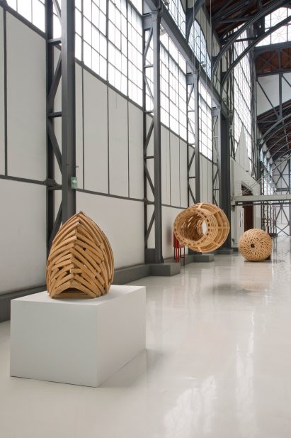 Tres Casas Extraordinarias by Kiyoto Ota