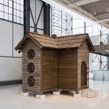 Tres Casas Extraordinarias by Kiyoto Ota