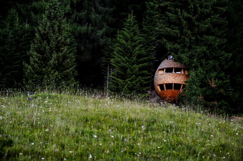 Pinecone treehouse by Architetto Claudio Beltrame and Domus Gaia