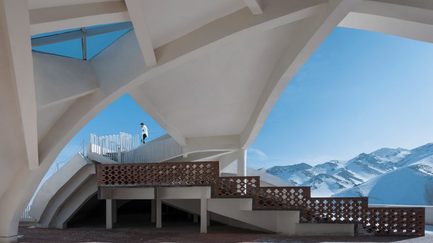 Latest Dezeen Mail features shortlist for best architecture photograph of 2017