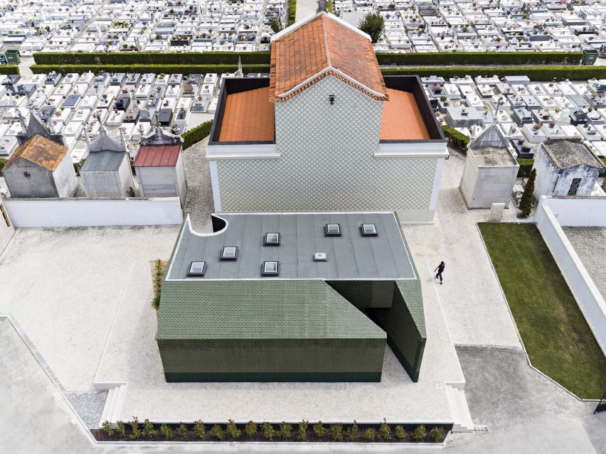 Cemetery toilet by M2. Senos Architects