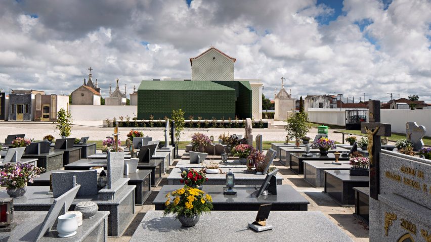 Cemetery toilet by M2. Senos Architects