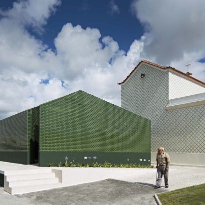 Cemetery toilet by M2. Senos Architects