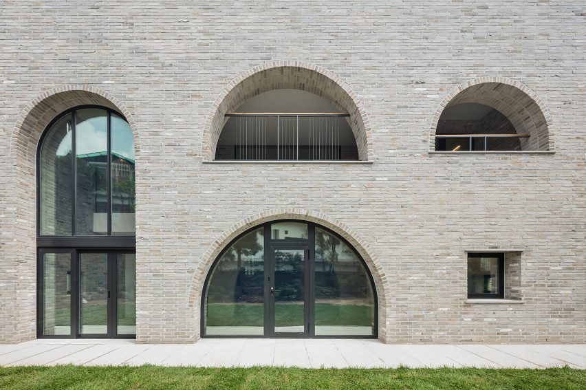 Cheongun Residence by Hyundai Kim + Tectonics Lab