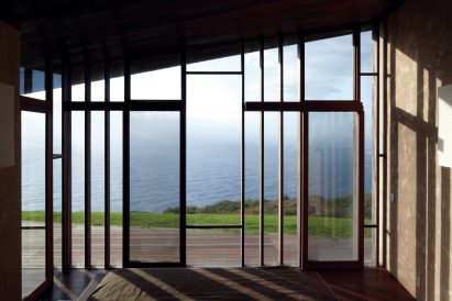 Clifftop House Maui by Dekleva Gregoric Architects