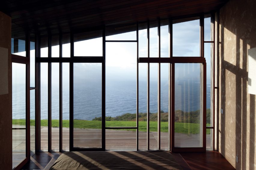 Clifftop House Maui by Dekleva Gregoric Architects