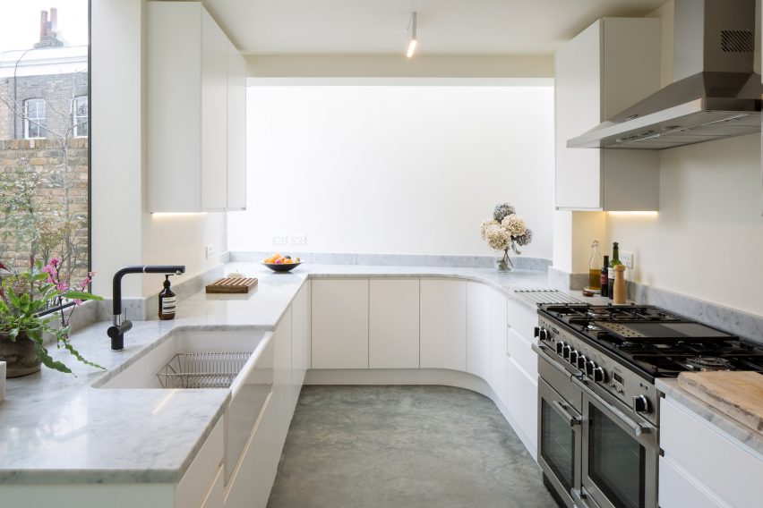 Colombia road residential extention by Dhaus.
