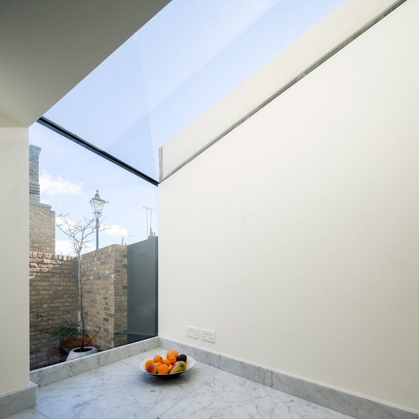 Colombia road residential extention by Dhaus.
