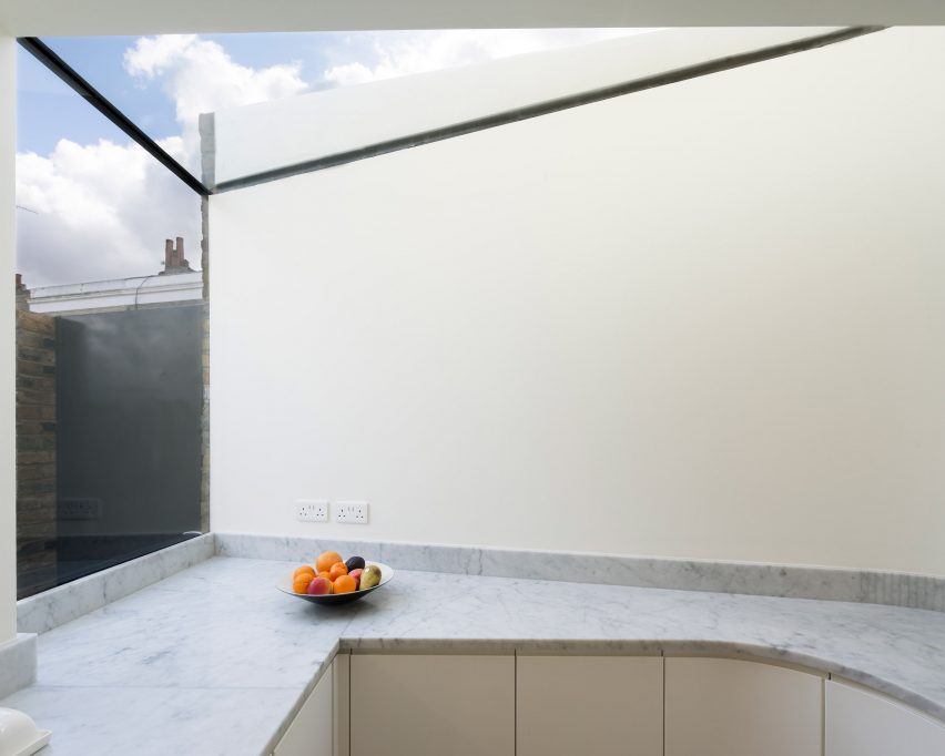Colombia road residential extention by Dhaus.