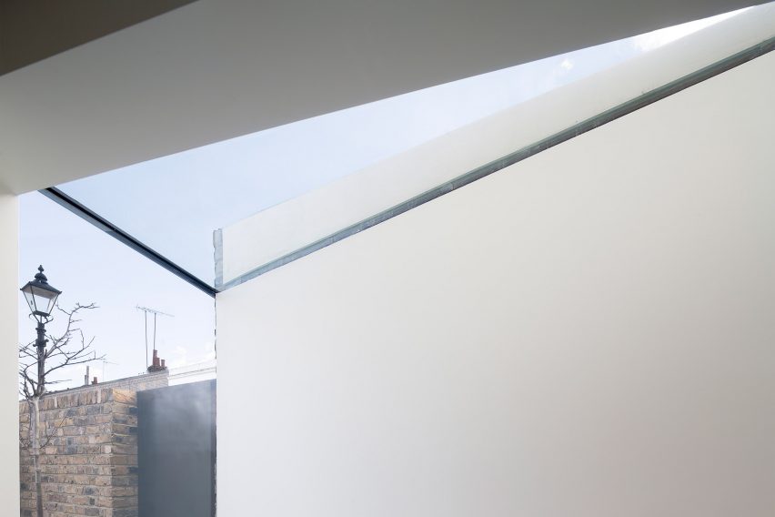 Colombia road residential extention by Dhaus.