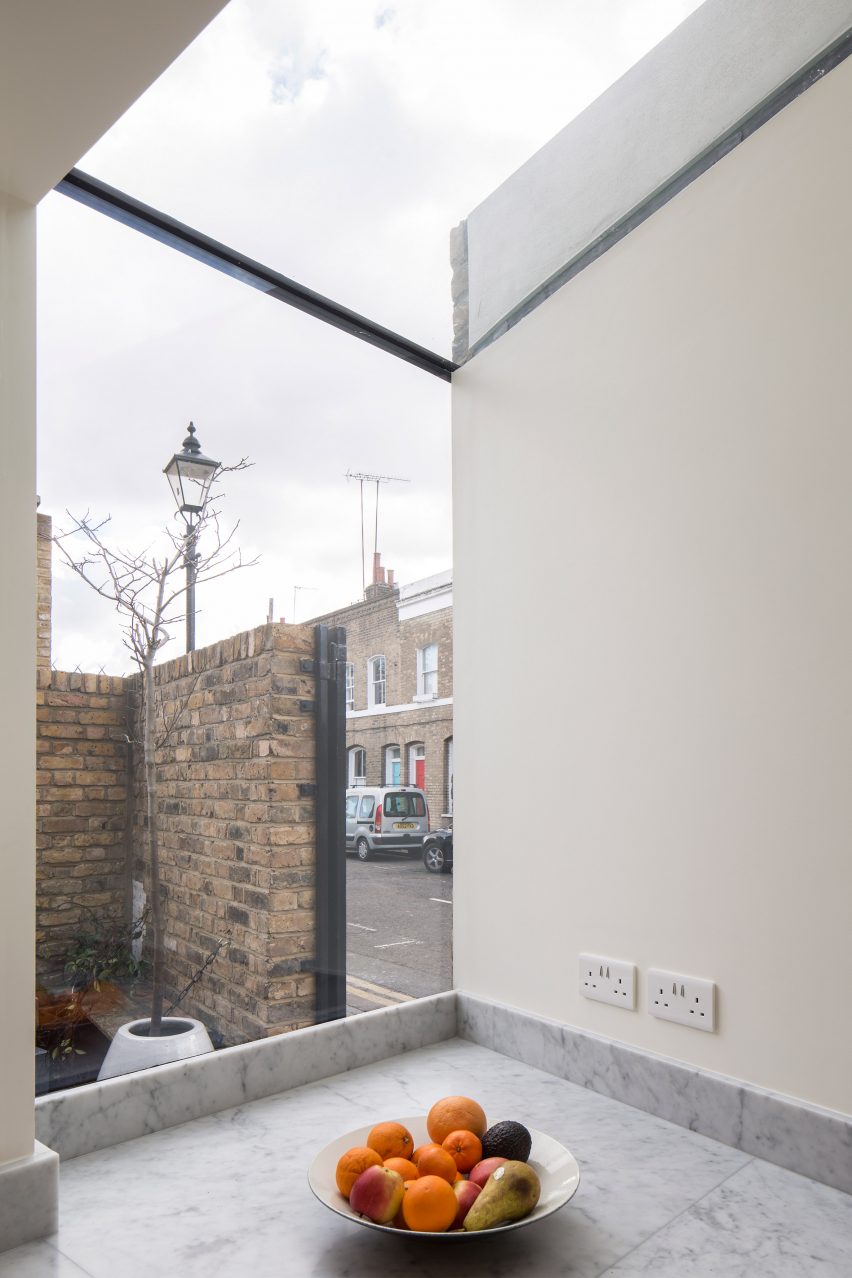 Colombia road residential extention by Dhaus.