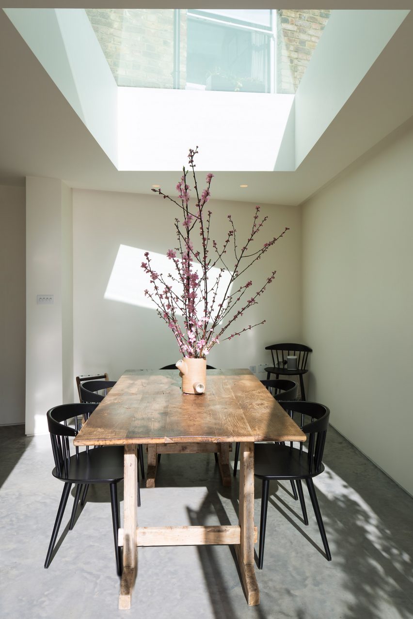 Colombia road residential extention by Dhaus.