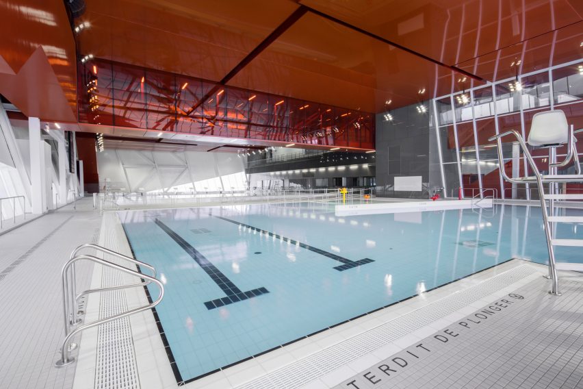 Complexe sportif Saint-Laurent by Saucier Perrotte Architectes