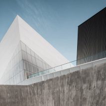 Complexe sportif Saint-Laurent by Saucier Perrotte Architectes