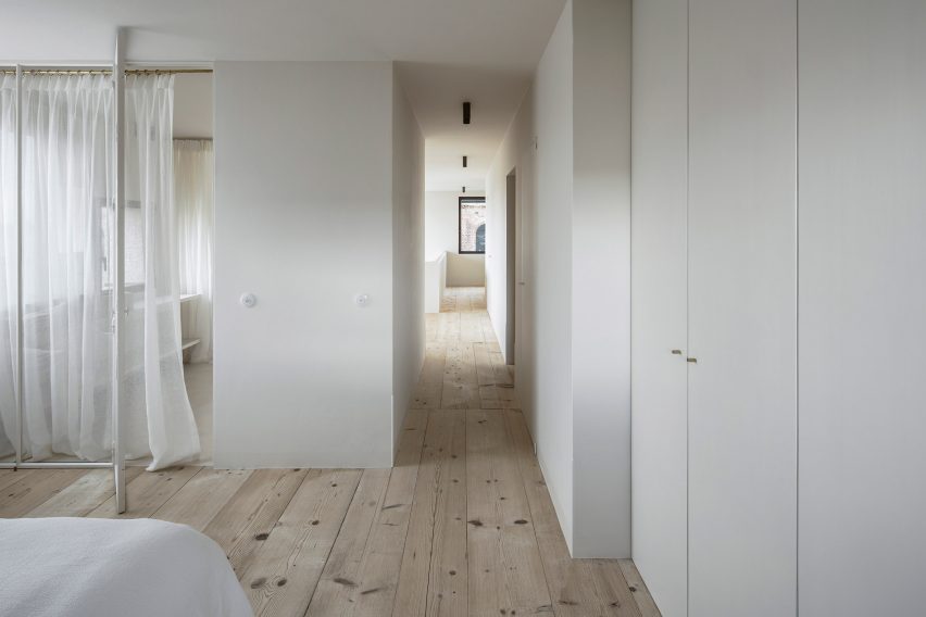The apartment designed by interior architect Arjaan De Feyter is located within one of four new-build blocks called The Cube, which were developed by Brussels-based architecture firm Bogdan & Van Broeck.