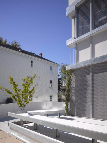Cyclopean House by Ensamble