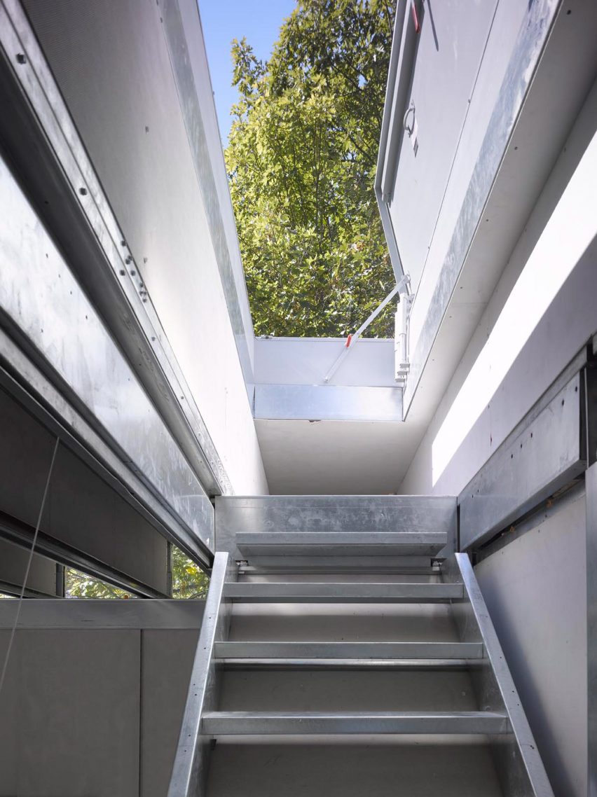 Cyclopean House by Ensamble