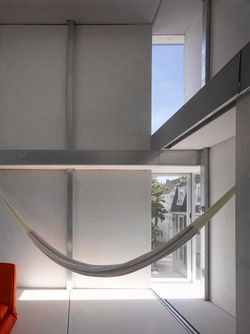 Cyclopean House by Ensamble