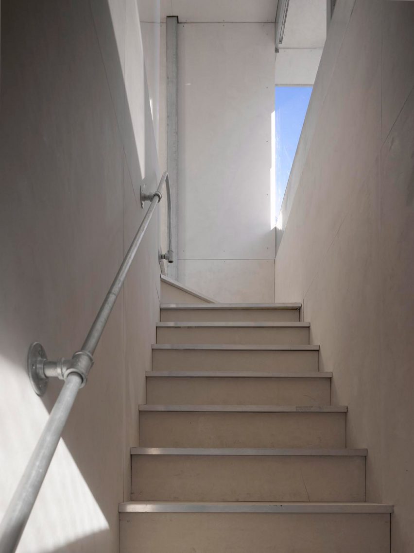 Cyclopean House by Ensamble