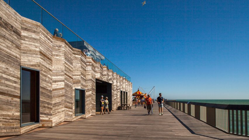 Stirling Prize 2017 awarded to dRMM for “masterpiece of regeneration” at Hastings Pier