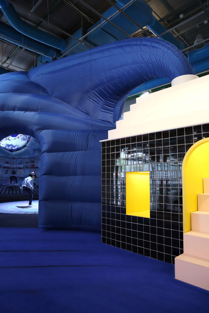 To celebrate the Centre Pompidou's fortieth anniversary, Paris-based studio GGSV have designed an interactive installation for children in the building's Galerie des enfants exhibition space.