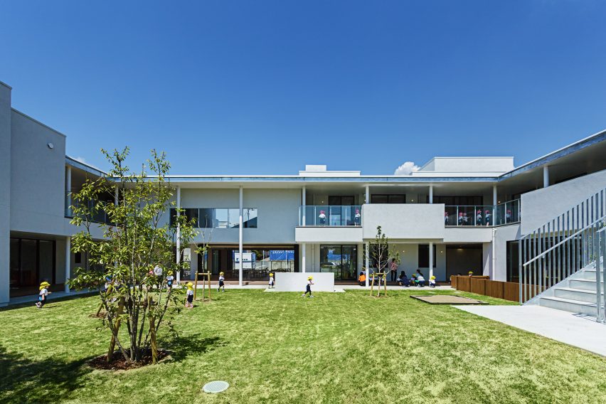 Hibinosekkei and Youji no Shiro Osaka Nursery