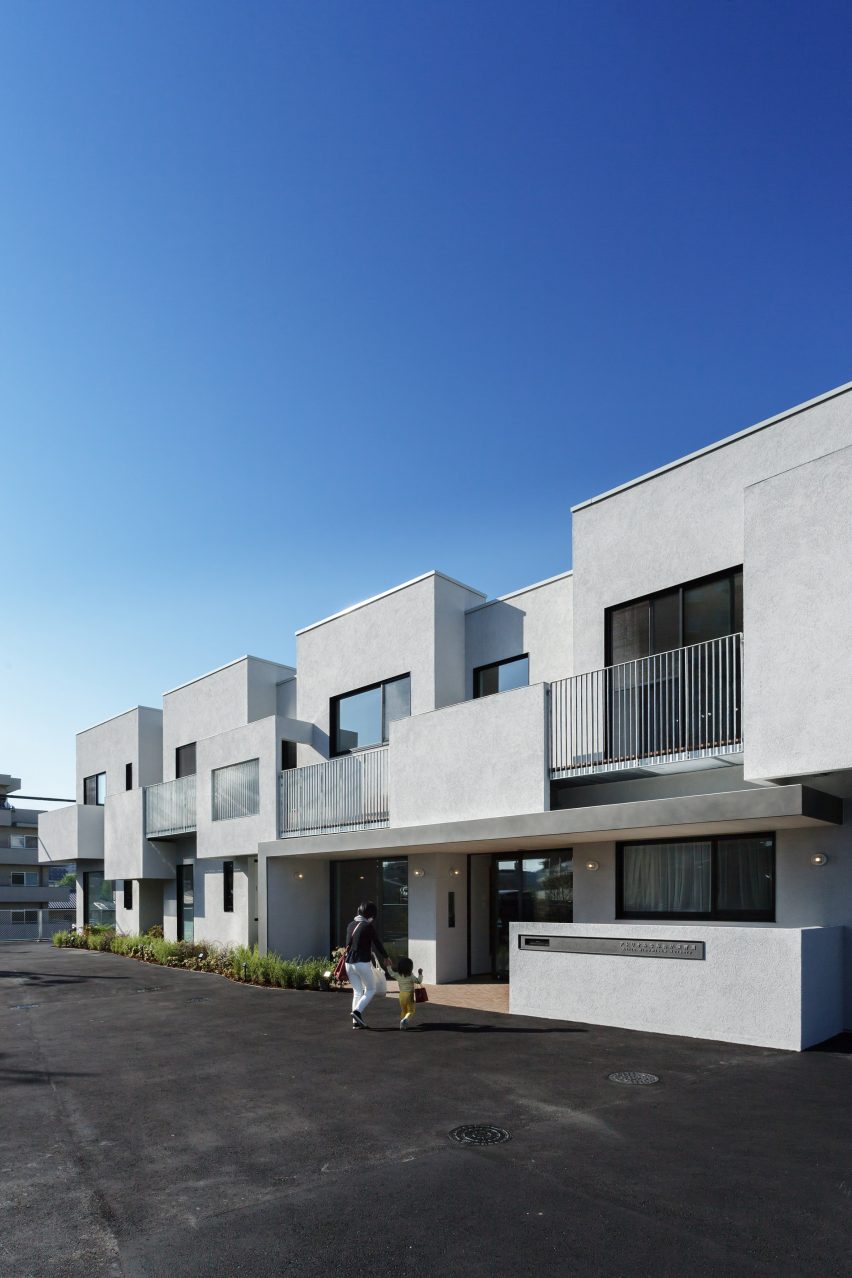Hibinosekkei and Youji no Shiro Osaka Nursery