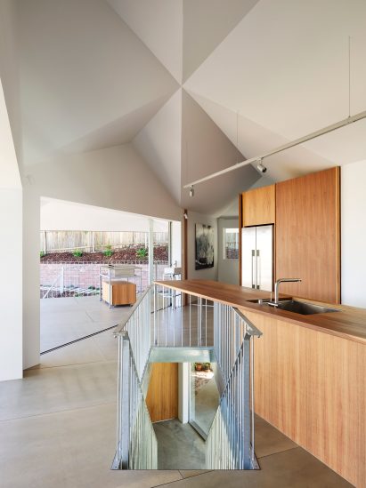 House in Hamilton in Queensland, Australia by Tato Architects