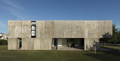 House in La Comarca by Anibal Bizzotto and Diego Cherbenco