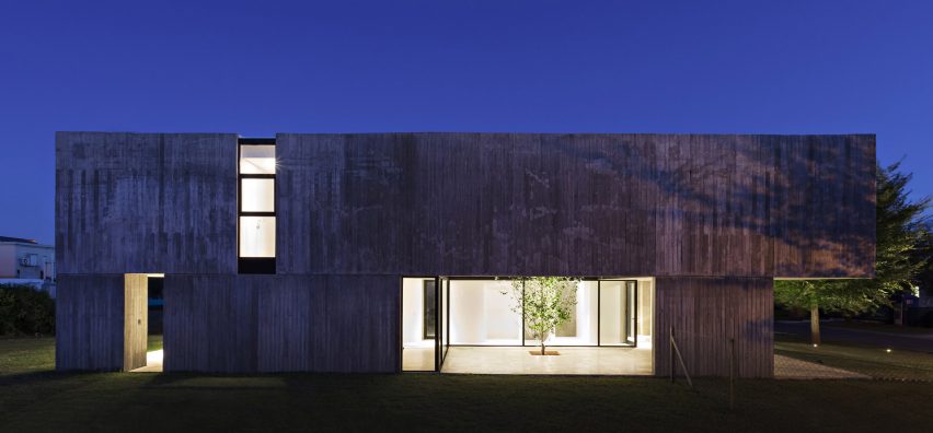 House in La Comarca by Anibal Bizzotto and Diego Cherbenco