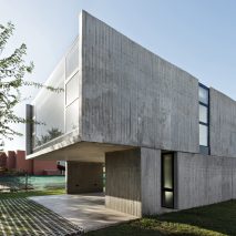 House in La Comarca by Anibal Bizzotto and Diego Cherbenco
