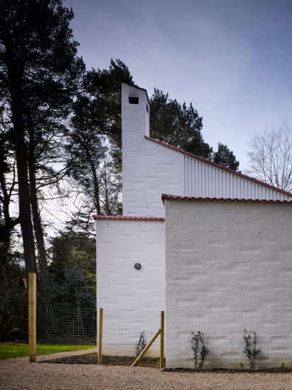 House in the Woods by Arigho Larmour Wheeler Architects