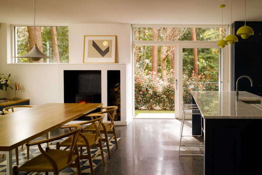 House in the Woods by Arigho Larmour Wheeler Architects