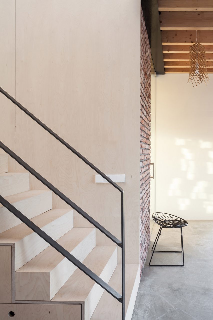Dutch architect Chris Collaris has completed a house in Amsterdam clad entirely in blackened timber and featuring an asymmetric gabled roof.