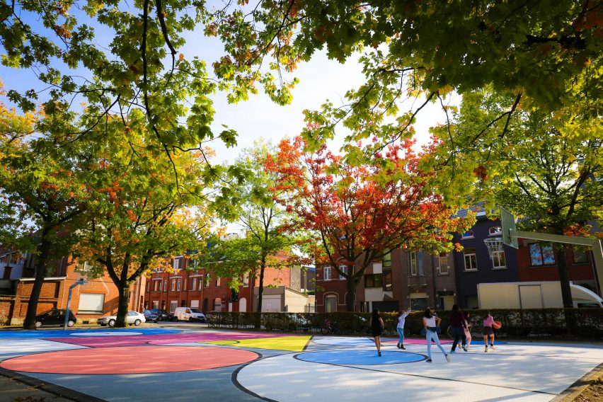 Hypercourt basketball court by Katrien Vanderlinden