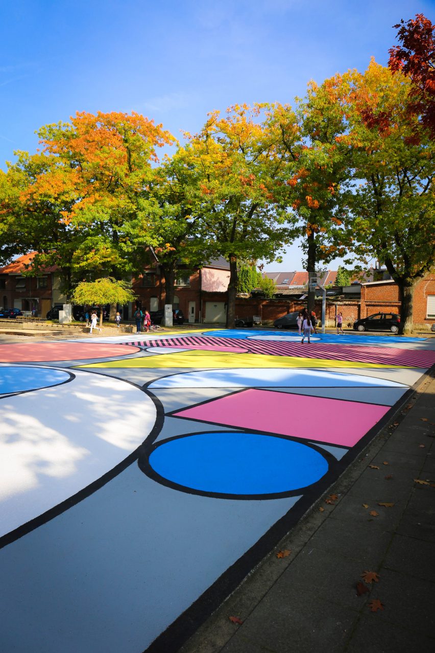 Hypercourt basketball court by Katrien Vanderlinden