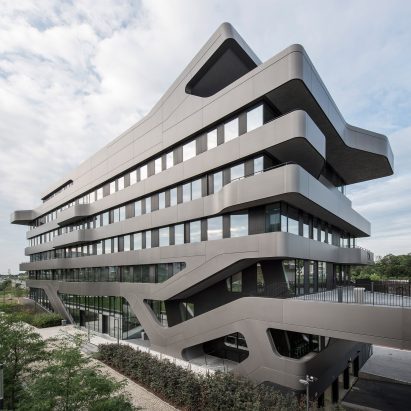Jürgen Mayer H’s FOM Hochschule building features bulging balconies and seamless stairs