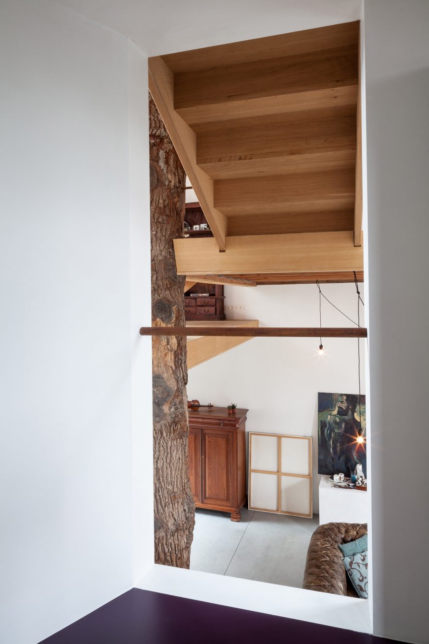Atelier Vens Vanbelle build pentagonal house around an oak tree trunk