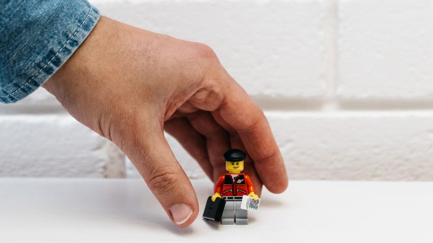 Design graduate uses Lego Minifigure as his CV