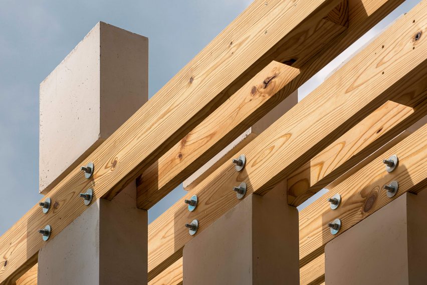 Parteluz Pavilion by Materia